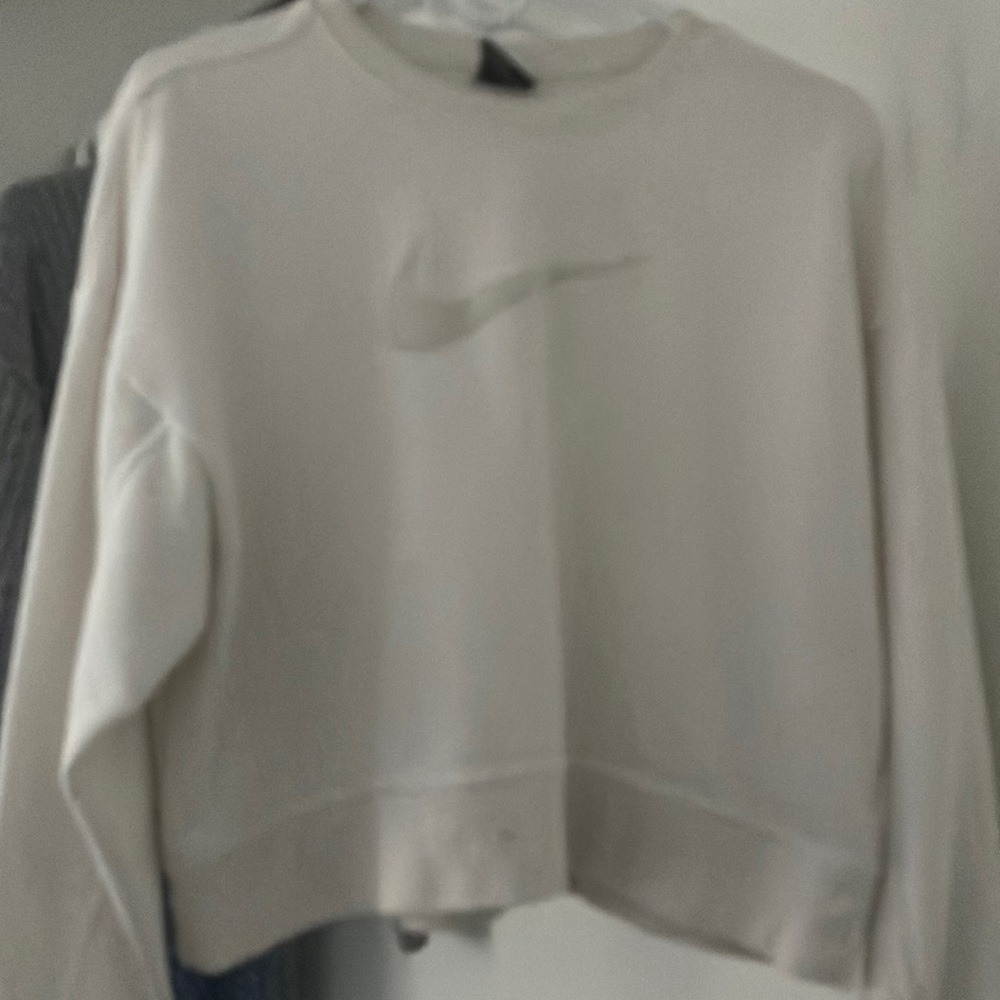 Nike | white sweatshirt | m